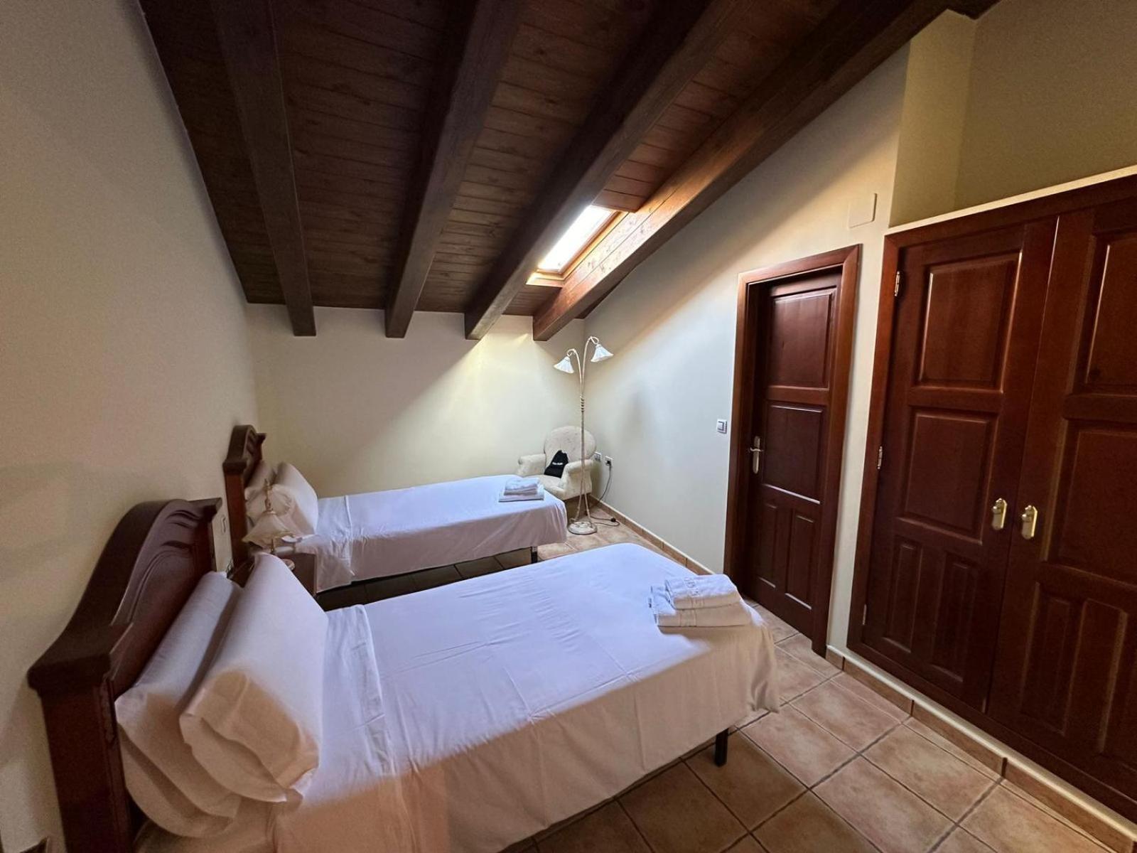 Hotel De La Villa Rubielos De Mora Exteriör bild