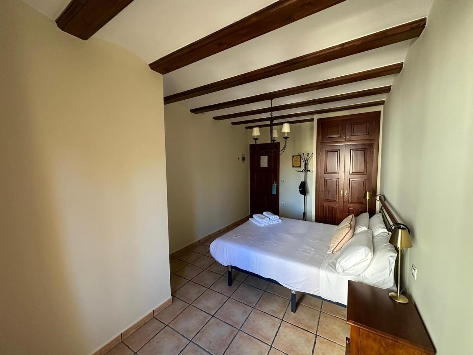 Hotel De La Villa Rubielos De Mora Exteriör bild