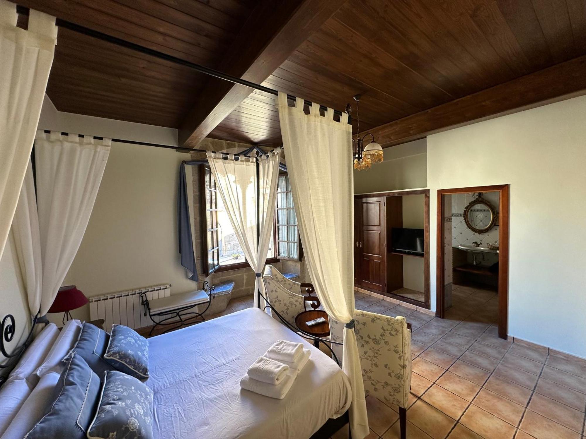 Hotel De La Villa Rubielos De Mora Exteriör bild